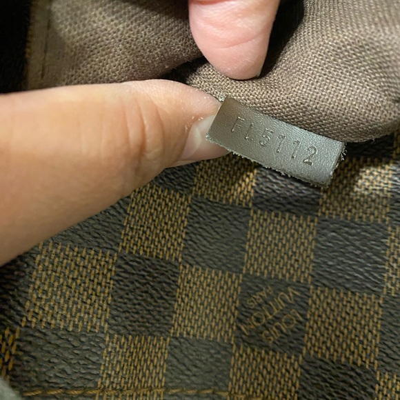 Authentic Louis Vuitton Damier Ebene Messenger bag - Picture 5 of 12